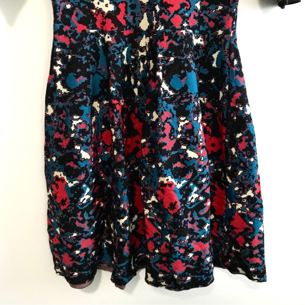 Floral Patterned Dress - Picture 3 of 10